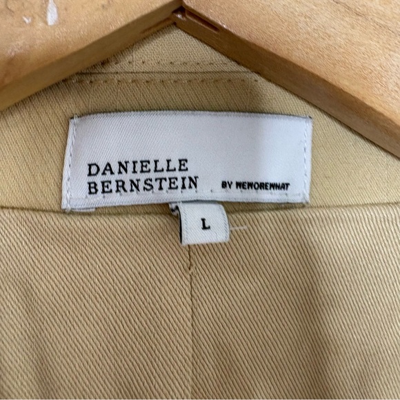 Sold - Picture 1 of 1